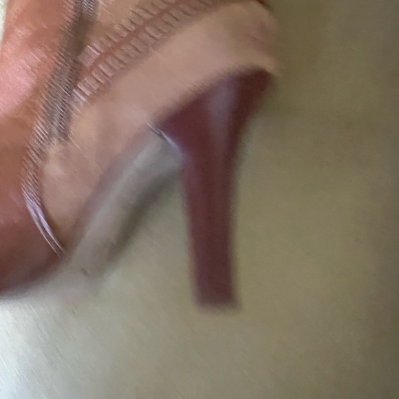 Cole Haan Leather Booties, gently worn Sz 6 - Picture 7 of 7